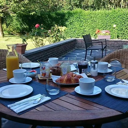 La Belle Monsoise Bed & Breakfast